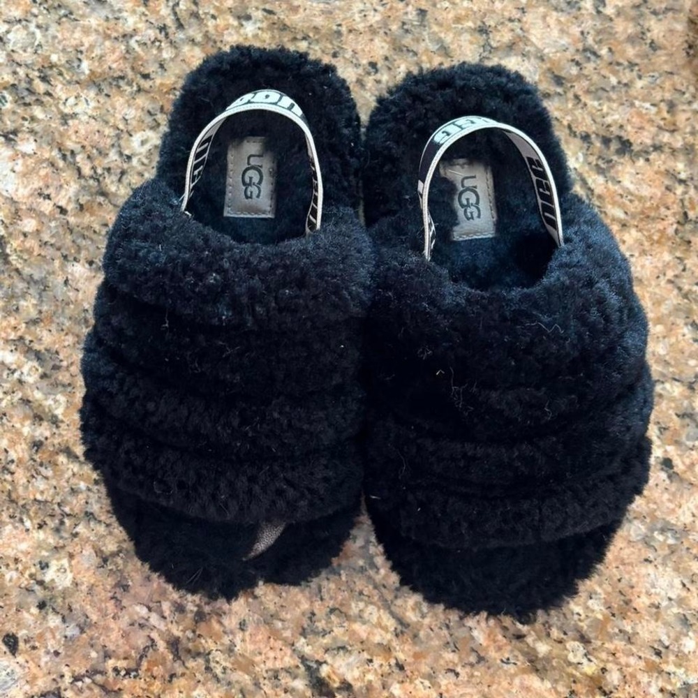 UGG black youth slippers
